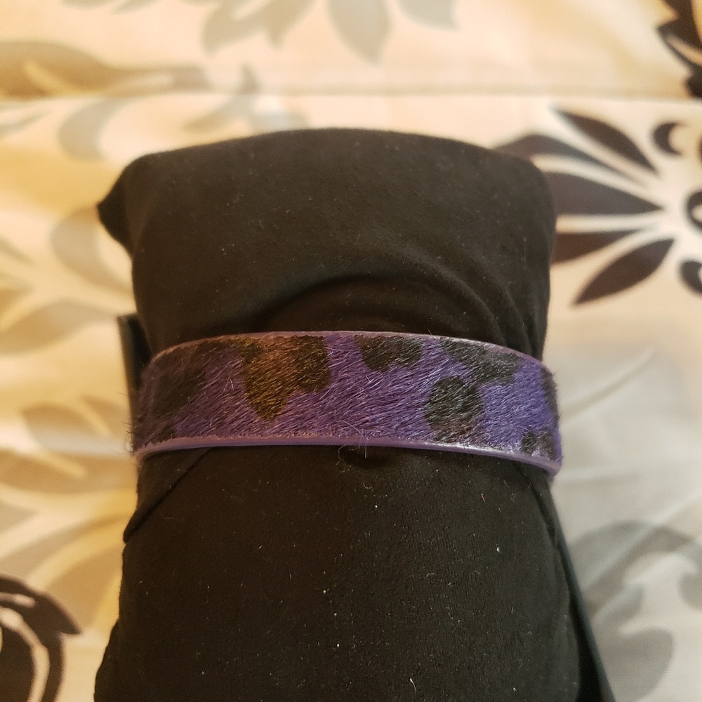Rustic Cuff Kacey - Picture 2 of 2